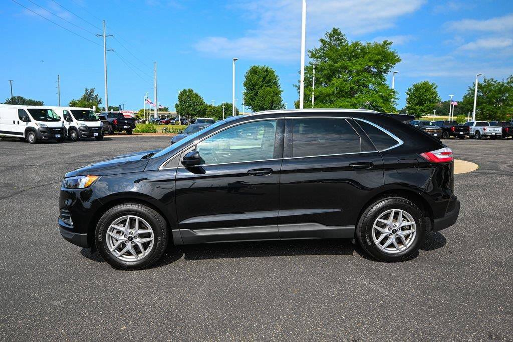 Certified 2024 Ford Edge SEL w/ Convenience Package AWD/4WD image 8