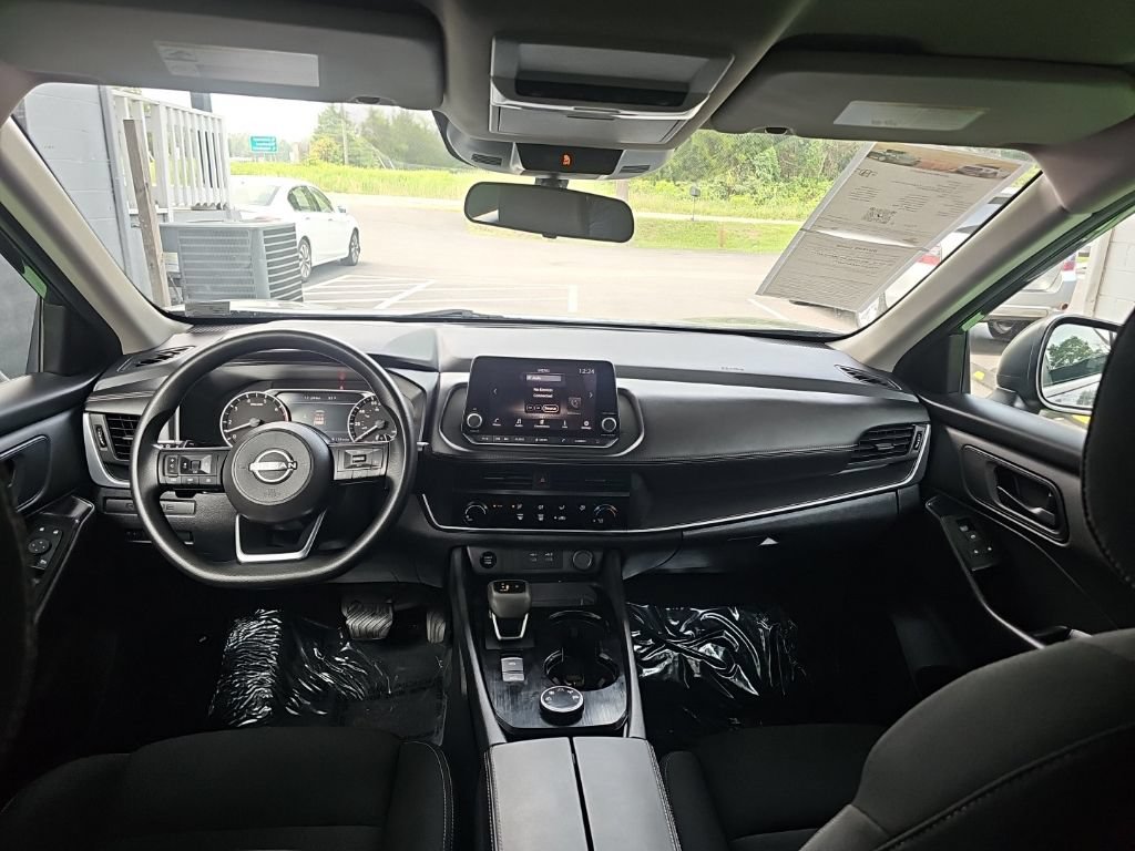 Used 2024 Nissan Rogue S AWD/4WD image 34
