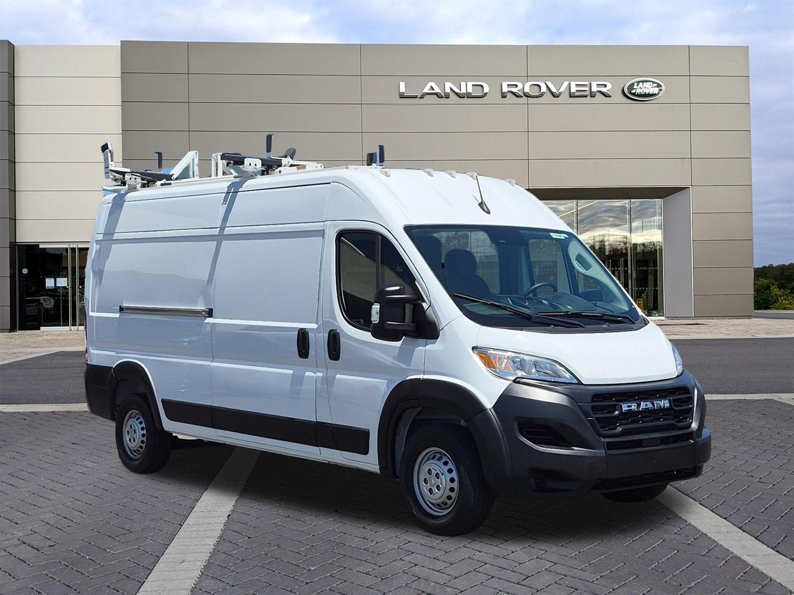 Used 2024 RAM ProMaster 2500 FWD image 3