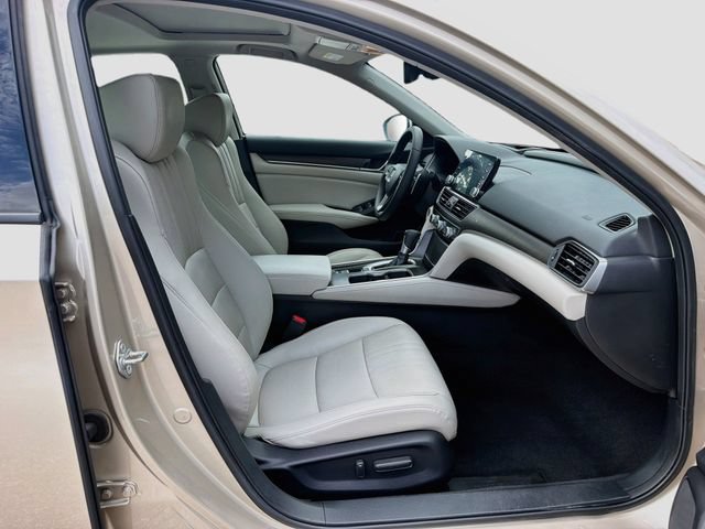 Used 2018 Honda Accord Touring image 14