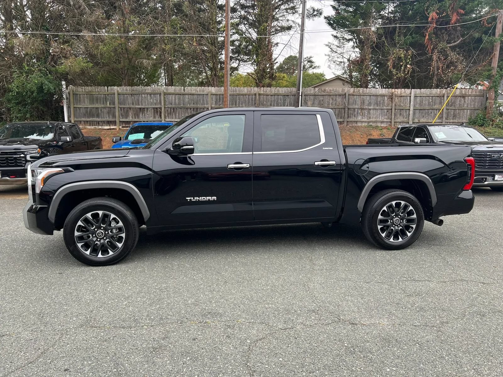 Used 2023 Toyota Tundra Limited AWD/4WD image 7