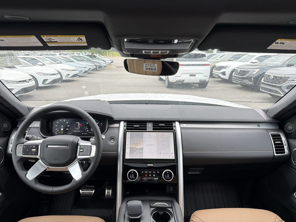 New 2026 Land Rover Discovery Limited Edition AWD/4WD image 21