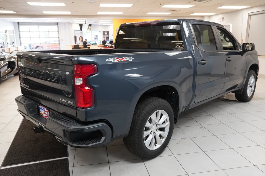 Used 2020 Chevrolet Silverado 1500 Custom w/ Custom Value Package AWD/4WD image 11