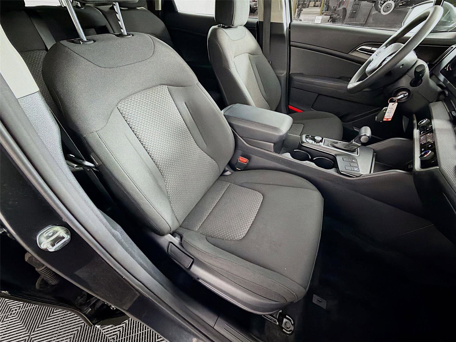 Used 2024 Kia Sportage LX image 26