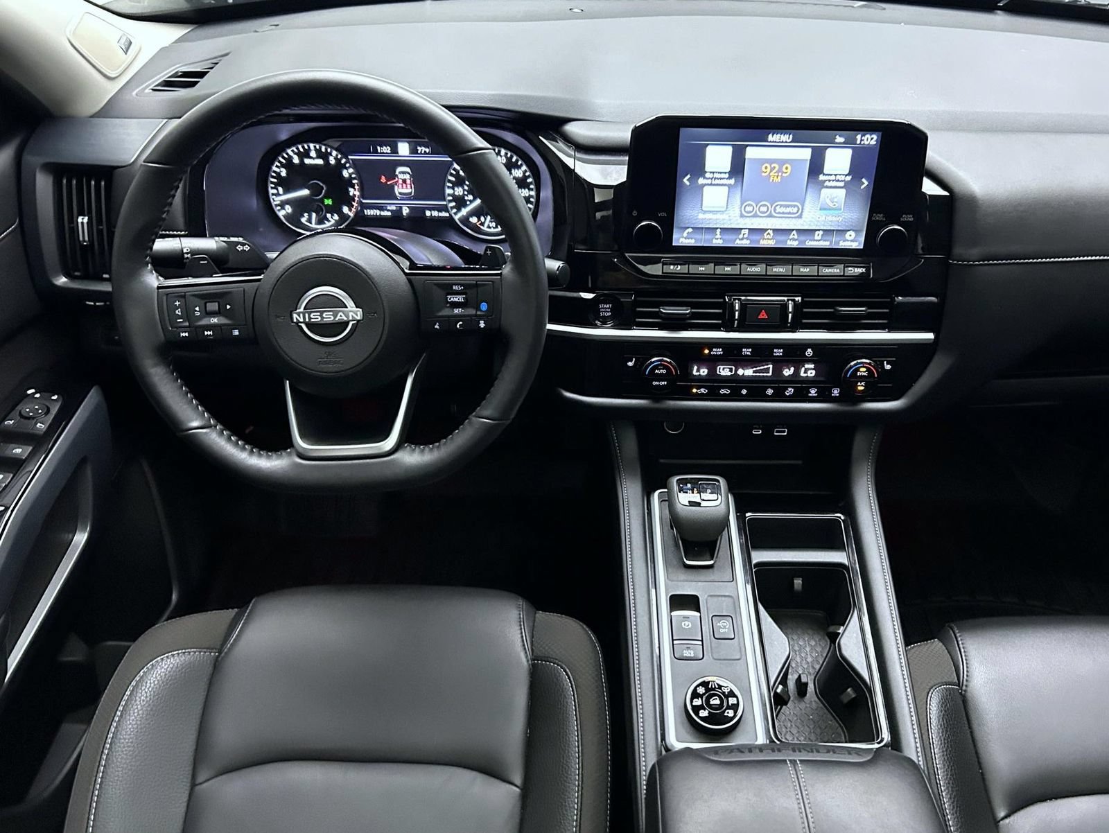 Used 2025 Nissan Pathfinder SL w/ SL Premium Package AWD/4WD image 14