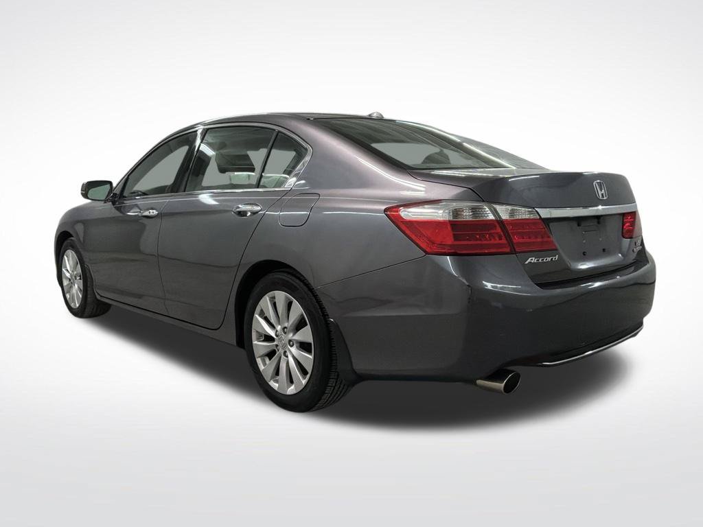 Used 2015 Honda Accord Touring image 2
