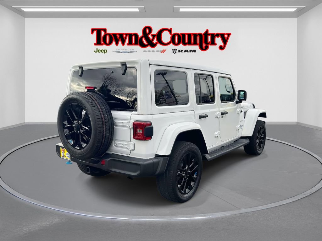 Used 2023 Jeep Wrangler Unlimited Sahara w/ Cold Weather Group image 5