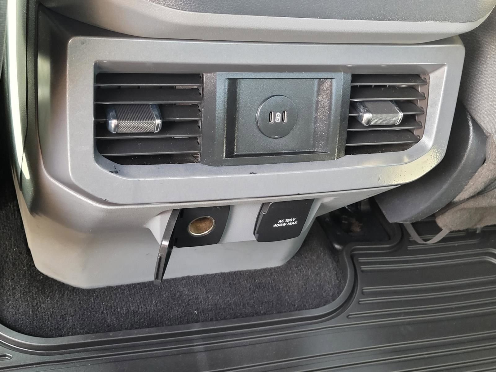 Used 2023 Ford F250 XLT w/ FX4 Off-Road Package image 18