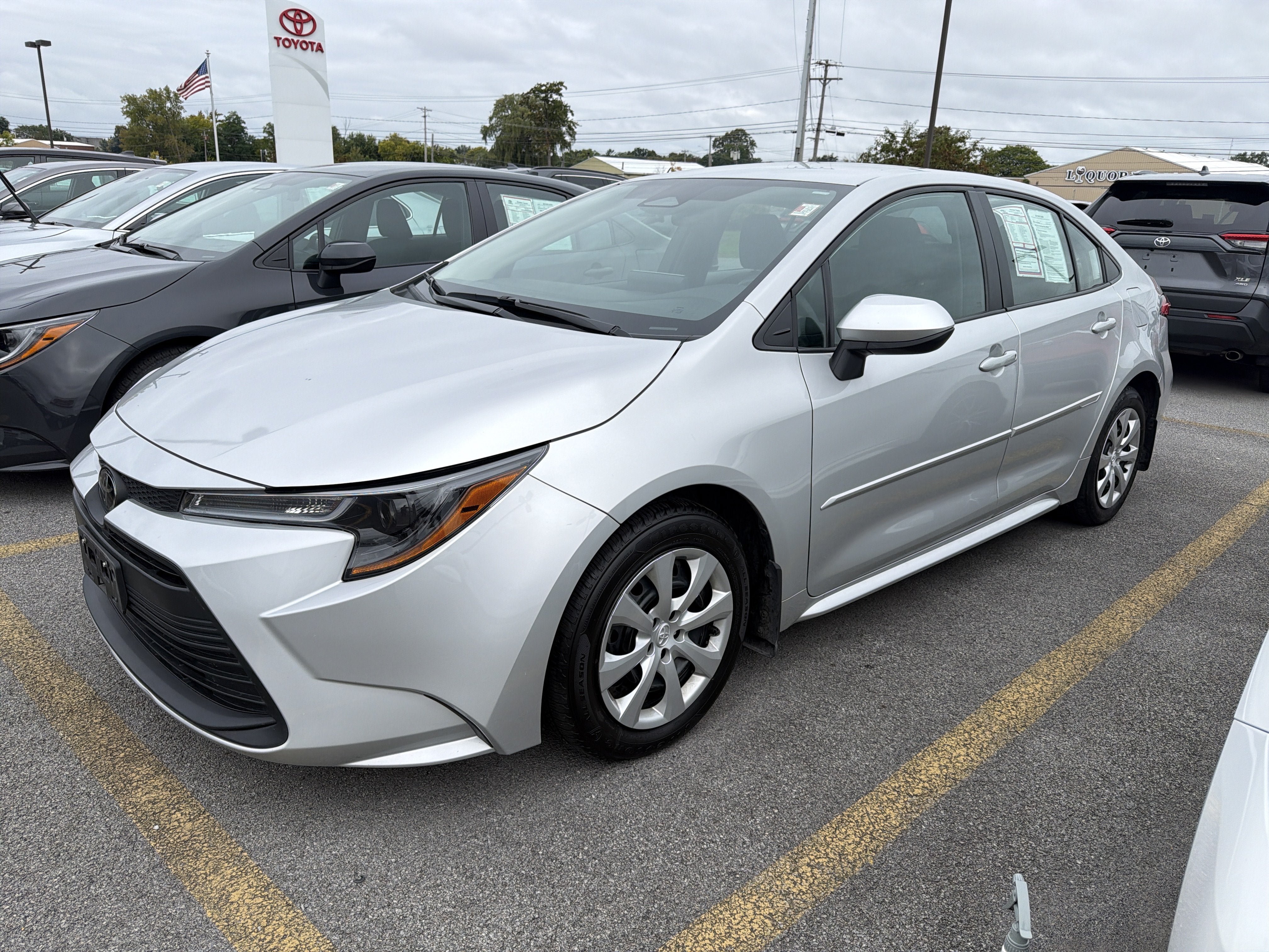 Used 2024 Toyota Corolla LE FWD image 4