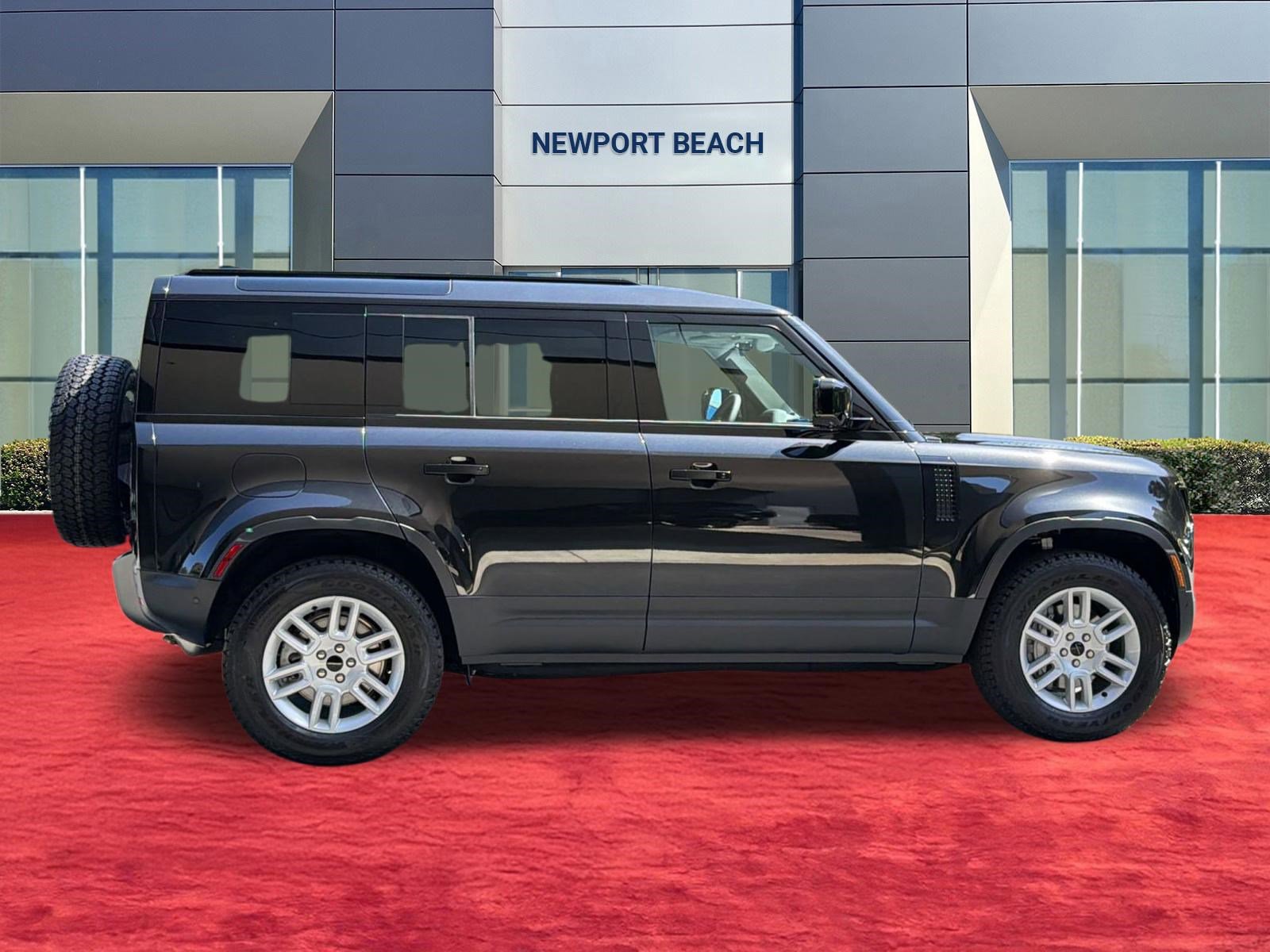 New 2026 Land Rover Defender 110 S AWD/4WD image 8