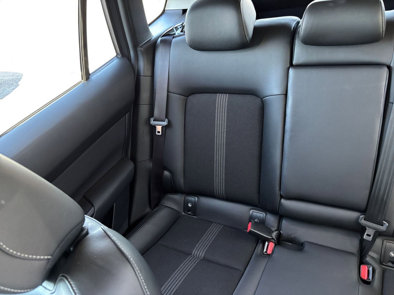 Used 2025 MAZDA CX-50 AWD 2.5 S w/ Premium Package image 41