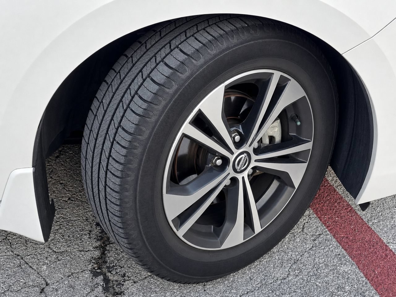 Used 2022 Nissan Sentra SV w/ All-Weather Package FWD image 9