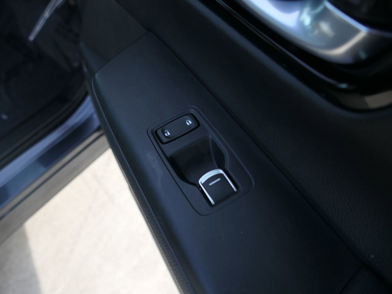 Used 2023 Honda CR-V EX-L image 26