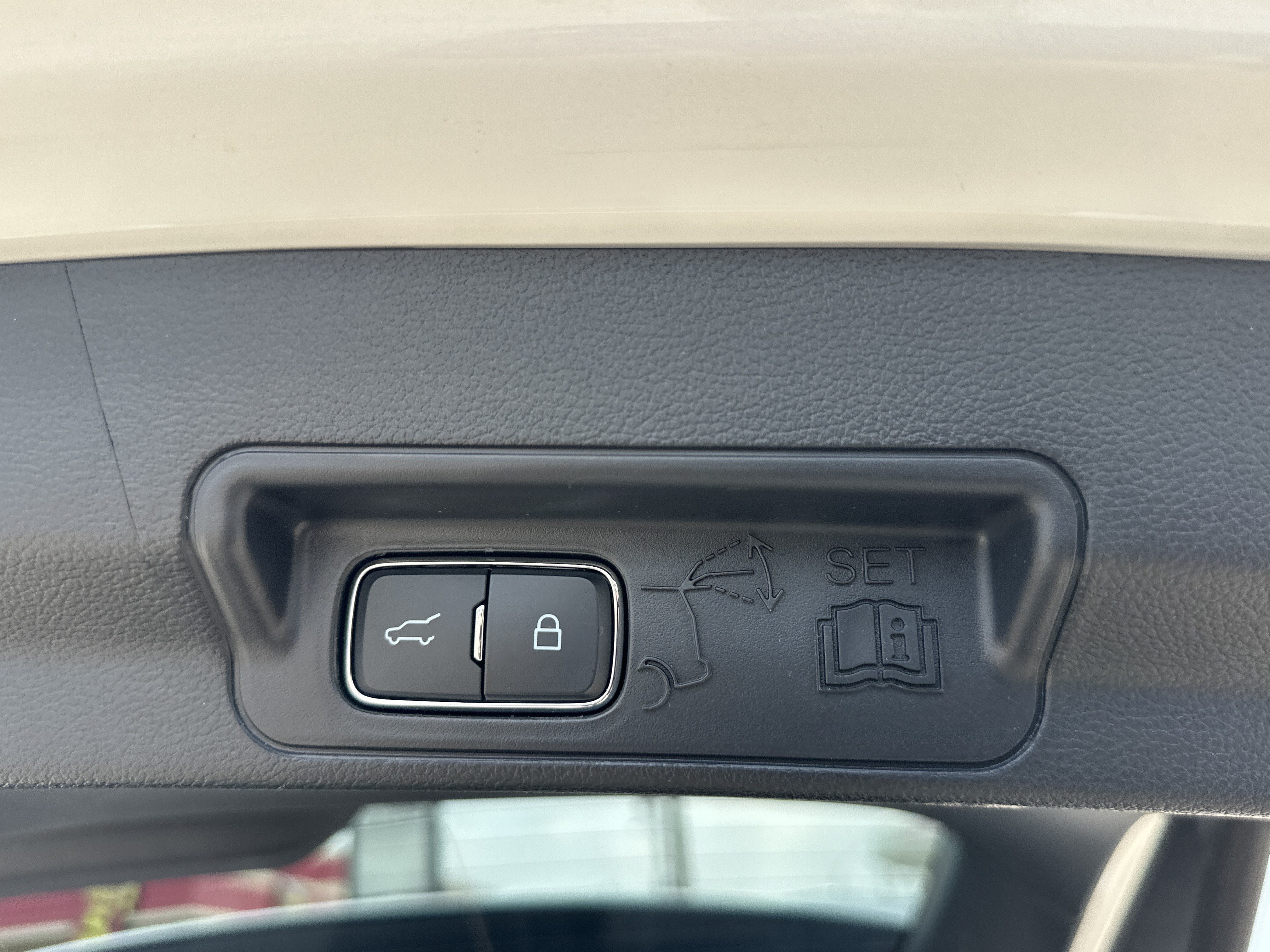 Used 2025 Ford Explorer ST AWD/4WD image 24
