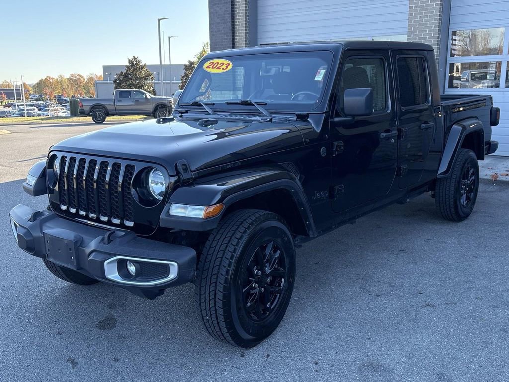 Used 2023 Jeep Gladiator Sport image 4