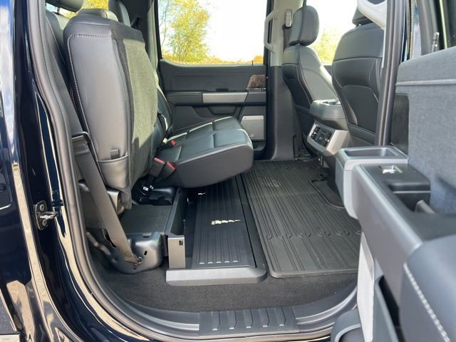Used 2025 Ford F350 Lariat w/ Black Appearance Package image 34