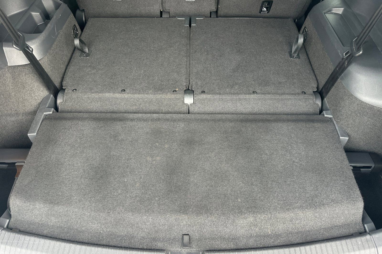 Used 2021 Volkswagen Tiguan SE w/ Panoramic Sunroof Package image 16