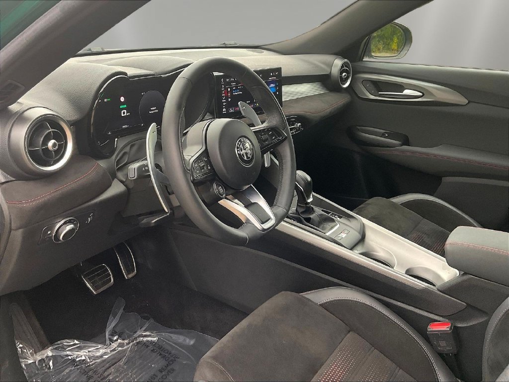 Used 2024 Alfa Romeo Tonale Veloce AWD/4WD image 17
