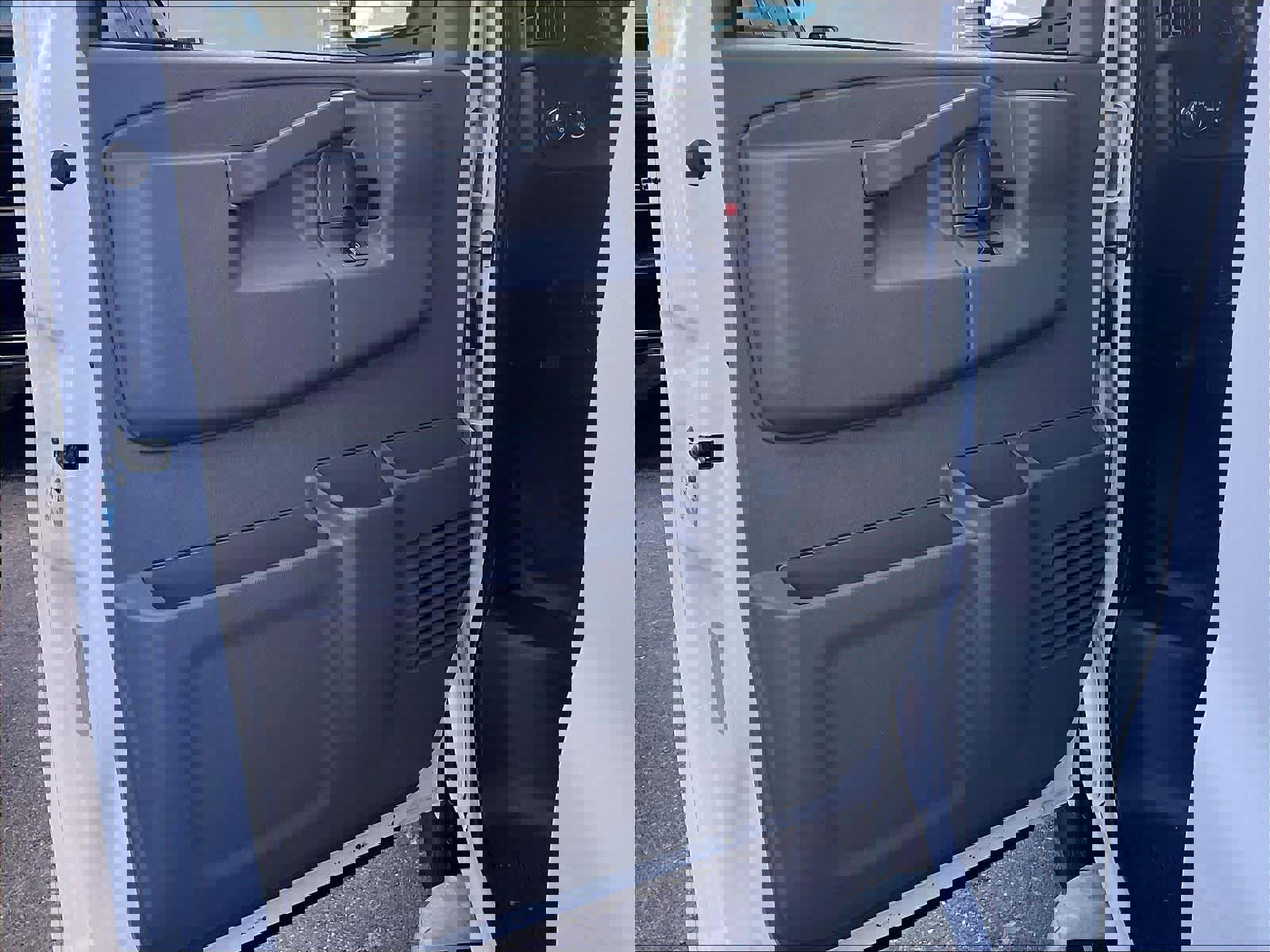 Used 2024 Chevrolet Express 2500 w/ Driver Convenience Package image 9