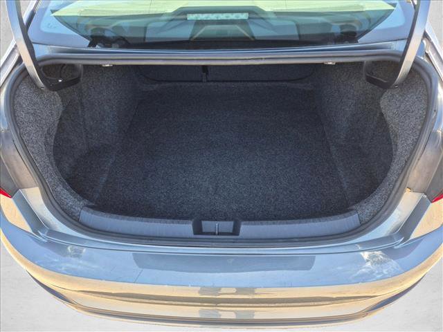 Used 2024 Volkswagen Jetta SE FWD image 6