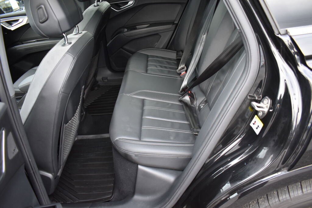 Used 2022 Audi Q4 e-tron Prestige image 27