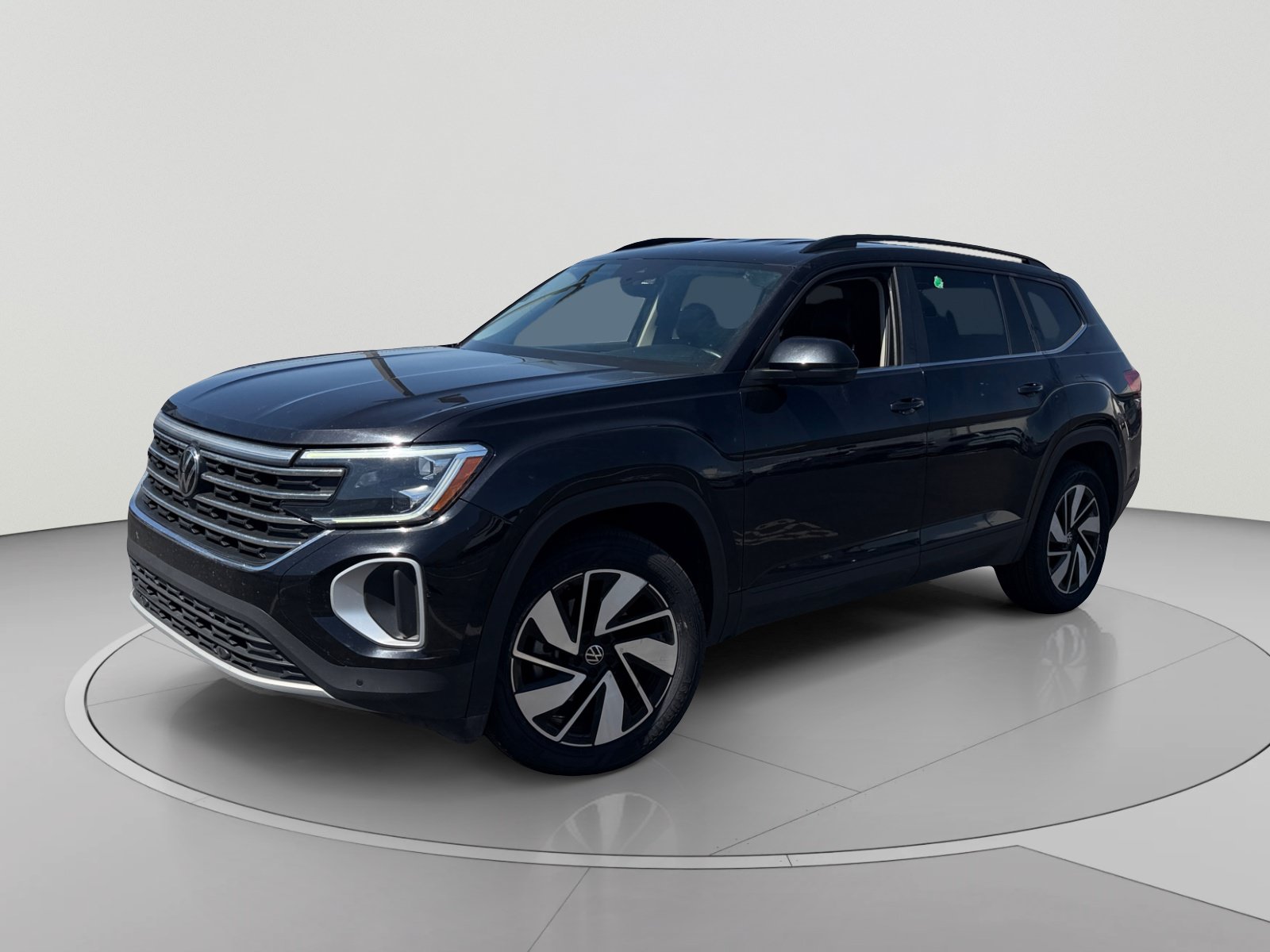 Used 2025 Volkswagen Atlas SE