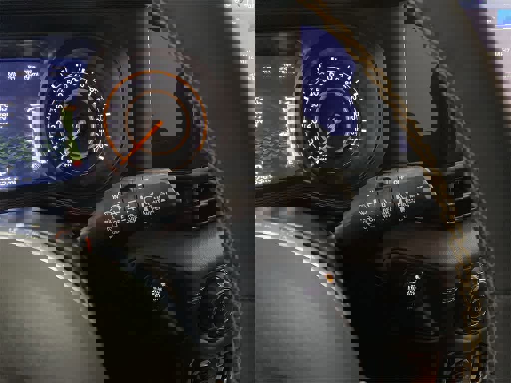 Used 2025 Jeep Wrangler Sahara image 22