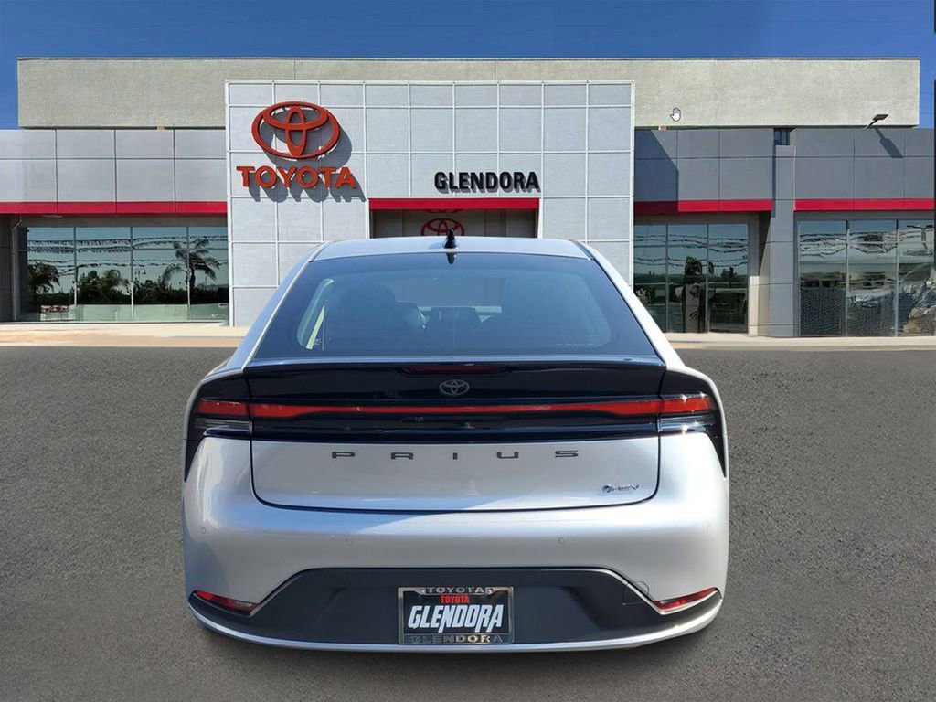 New 2026 Toyota Prius LE FWD image 4