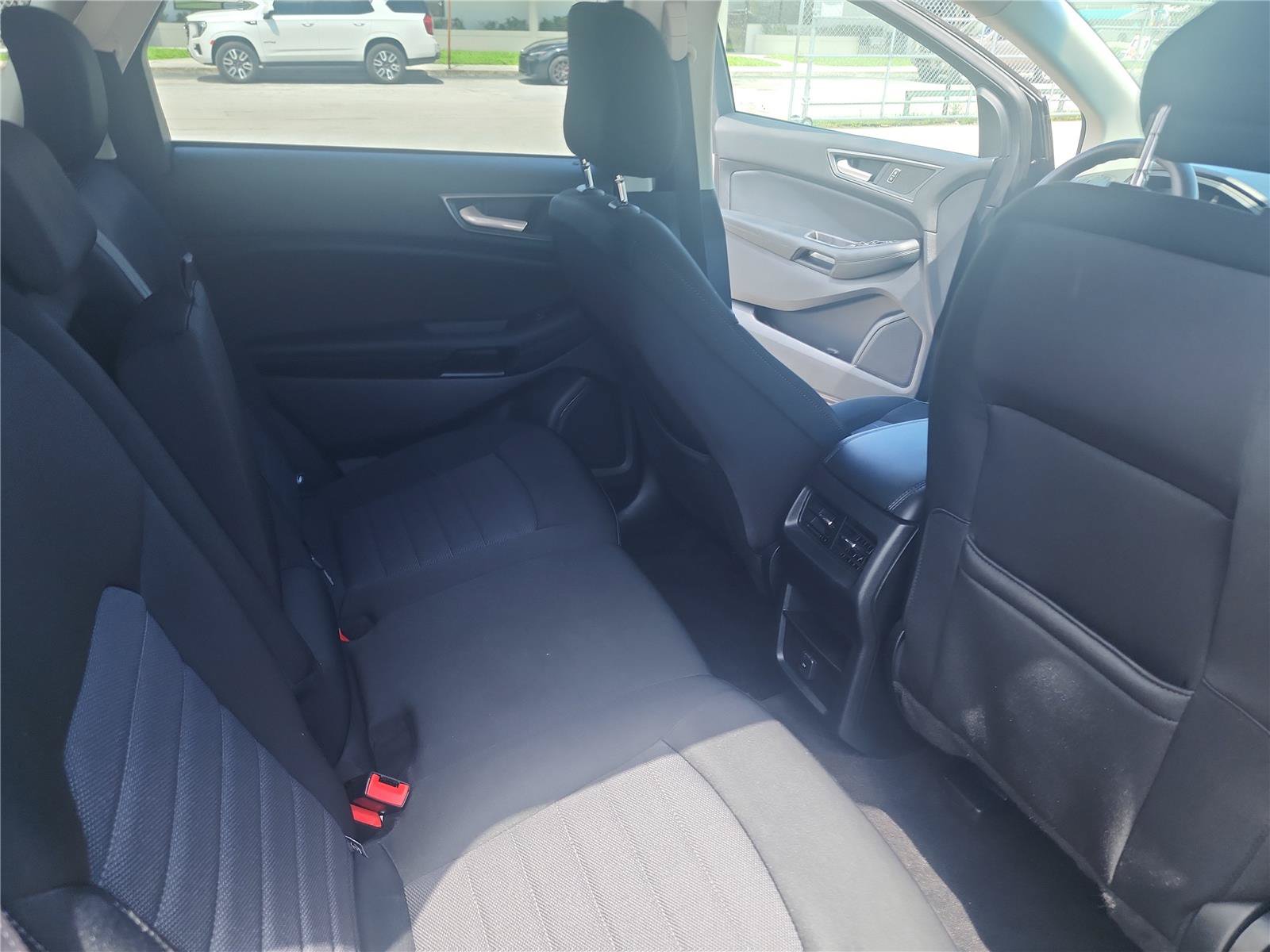 Certified 2020 Ford Edge SE FWD image 20