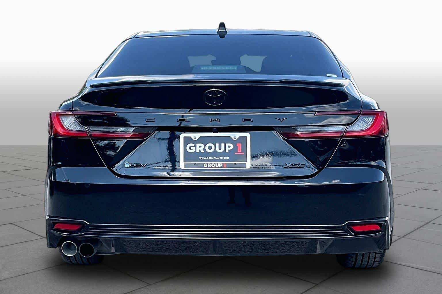 Used 2025 Toyota Camry XSE FWD image 5