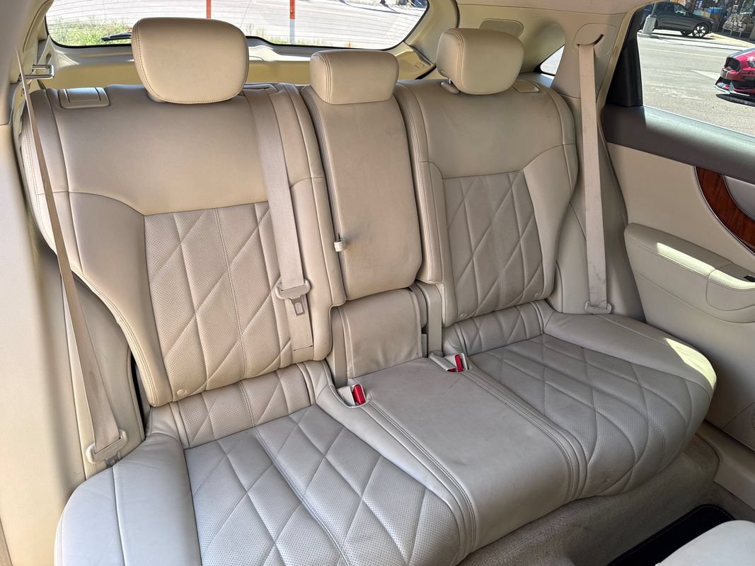 Used 2009 INFINITI FX35 AWD w/ Technology Pkg image 16