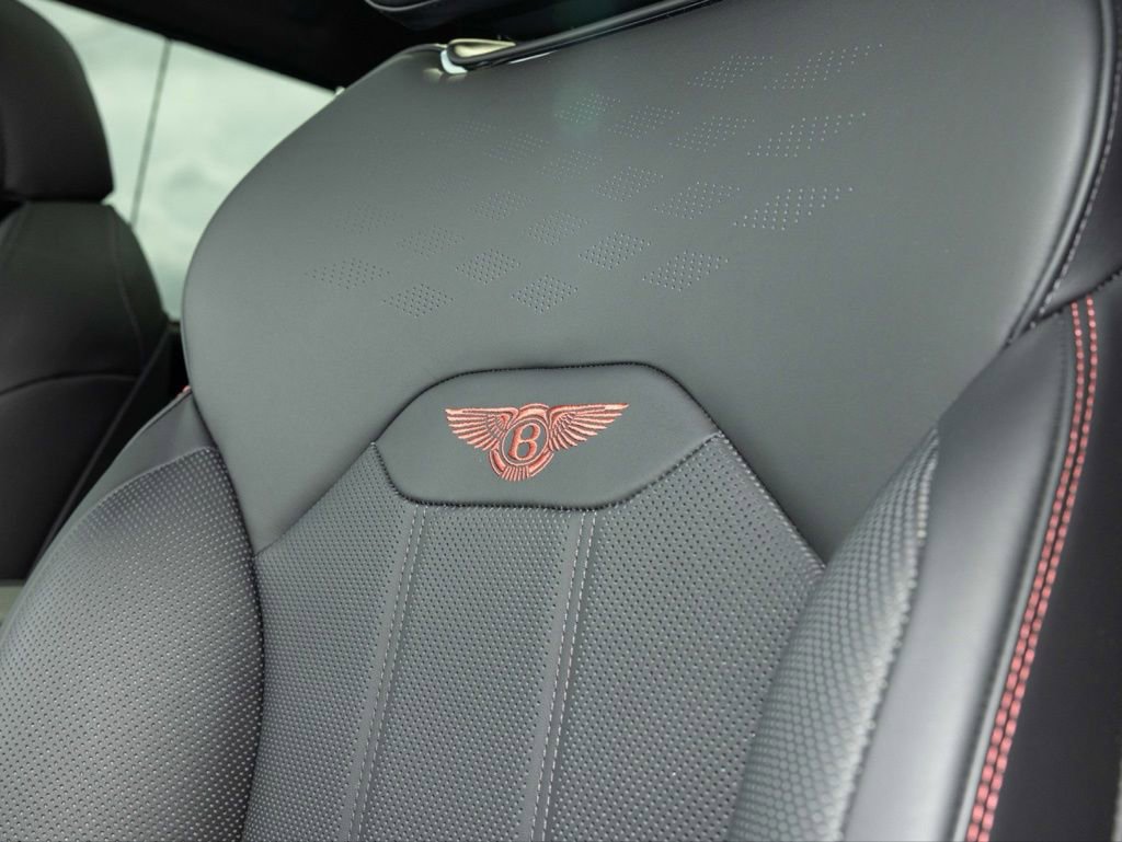 Certified 2025 Bentley Bentayga AWD/4WD image 33