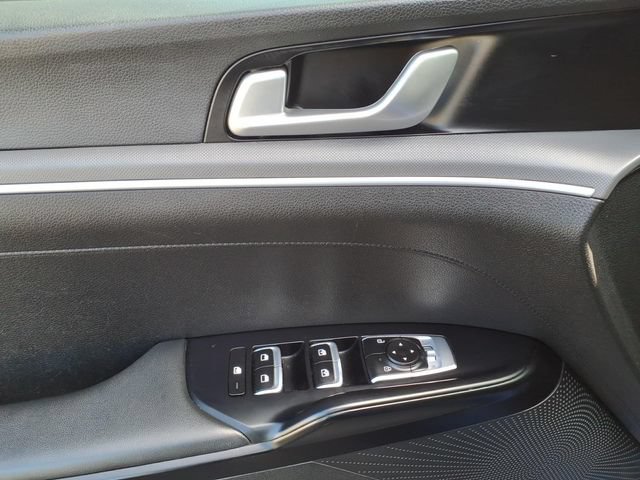 Used 2021 Kia K5 GT-Line AWD/4WD image 11