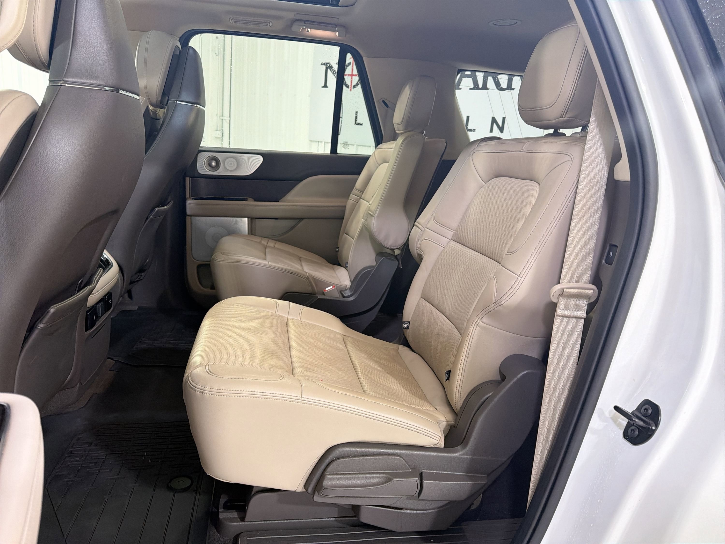 Used 2023 Lincoln Navigator L Reserve AWD/4WD image 25