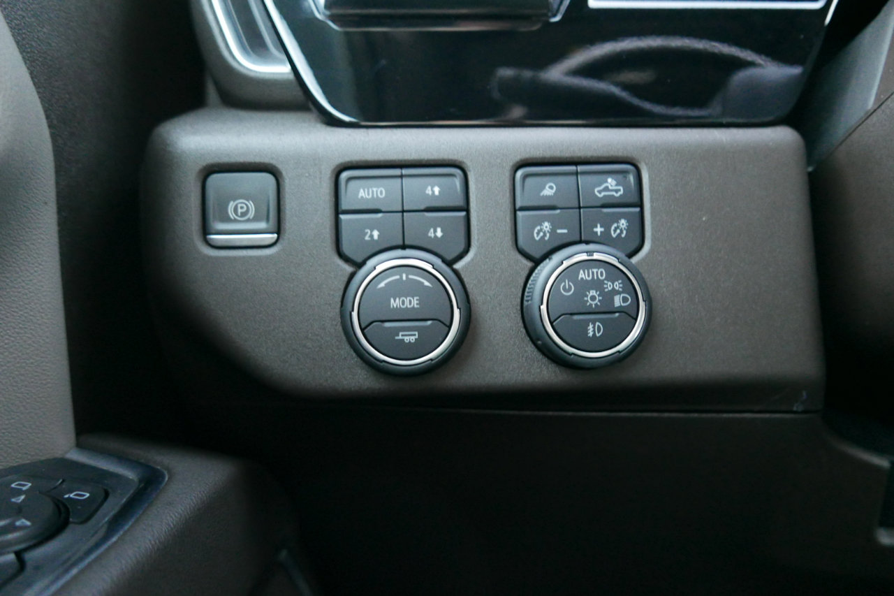 Used 2024 Chevrolet Silverado 3500 LTZ w/ LTZ Convenience Package image 21