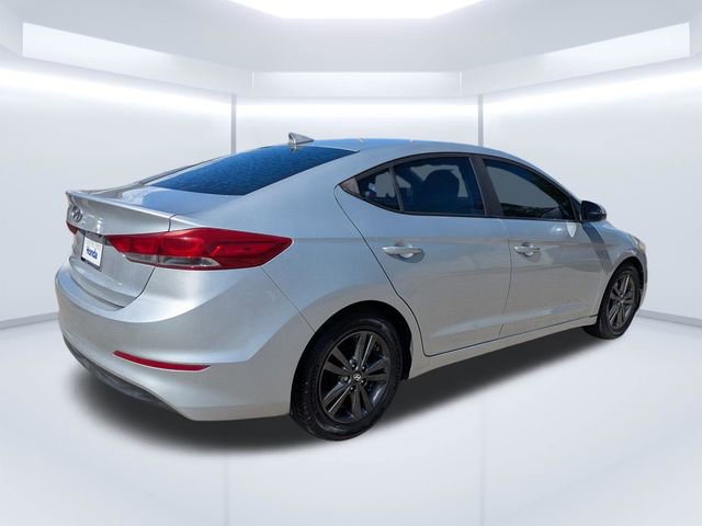 Used 2017 Hyundai Elantra SE image 4