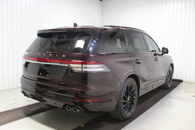 Used 2023 Lincoln Aviator Reserve w/ Equipment Group 201A AWD/4WD image 4