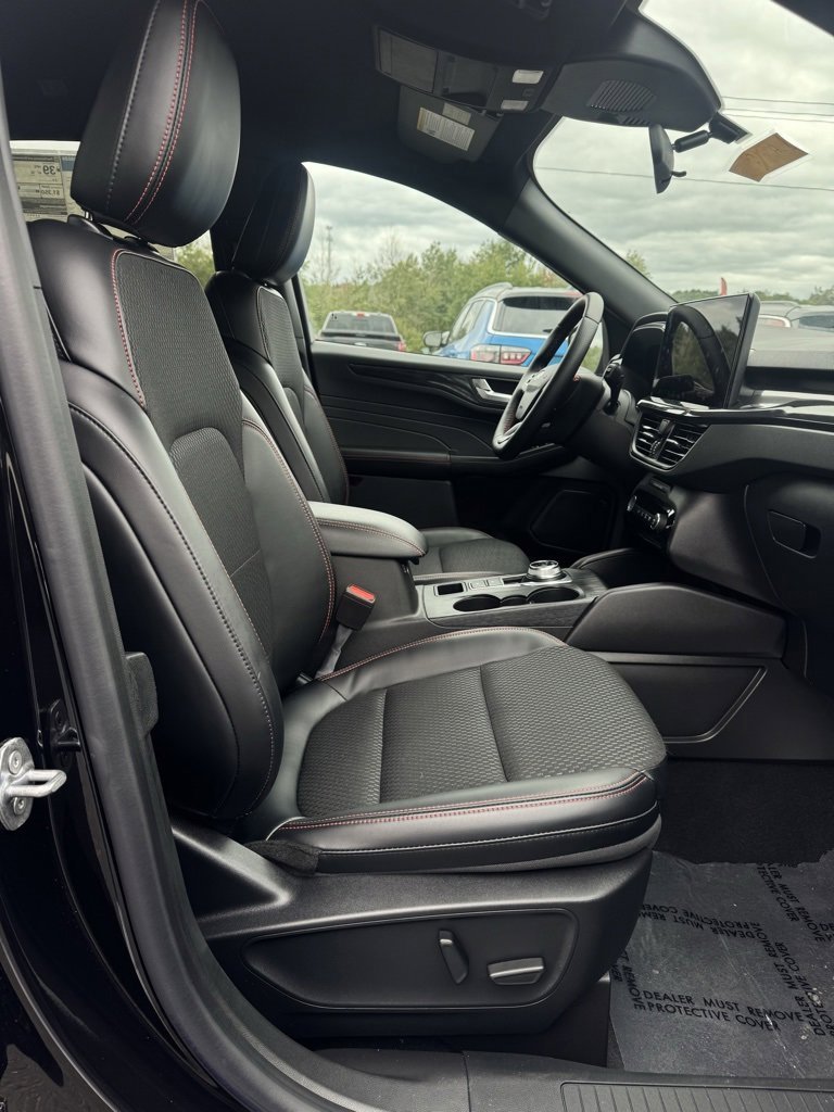 Used 2025 Ford Escape ST-Line Elite w/ Tech Pack #2 image 28