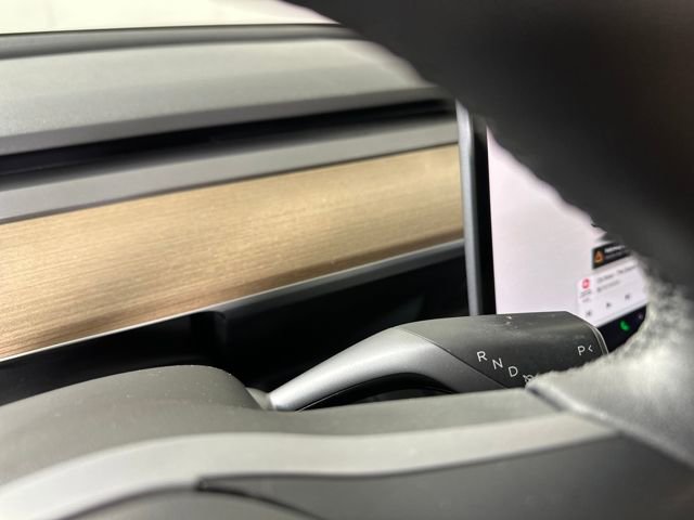 Used 2023 Tesla Model 3 Standard Range image 17