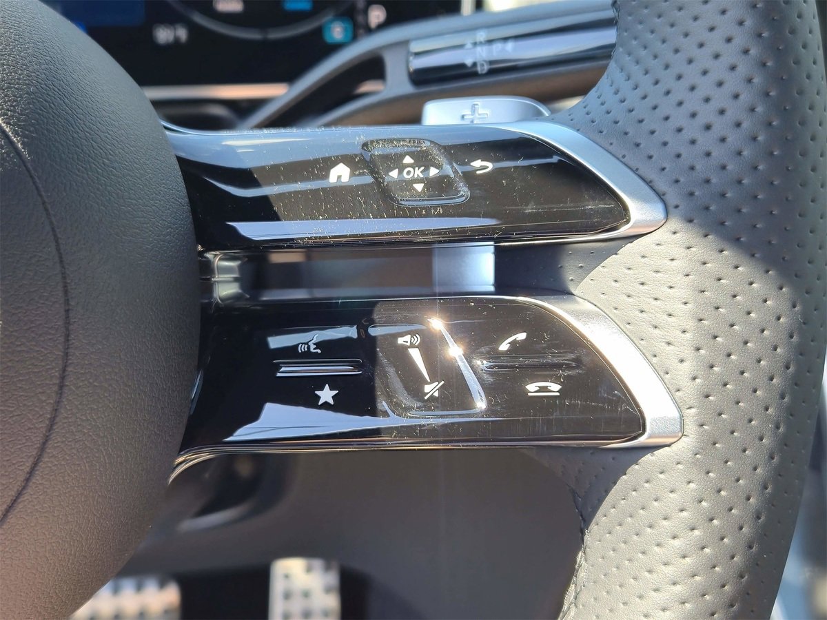 New 2025 Mercedes-Benz GLC 300 4MATIC image 15