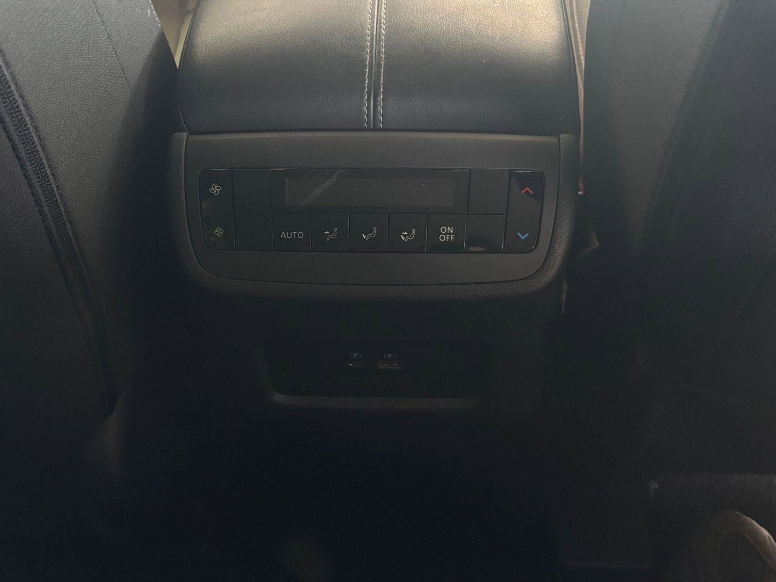 Used 2025 Nissan Pathfinder SV image 25