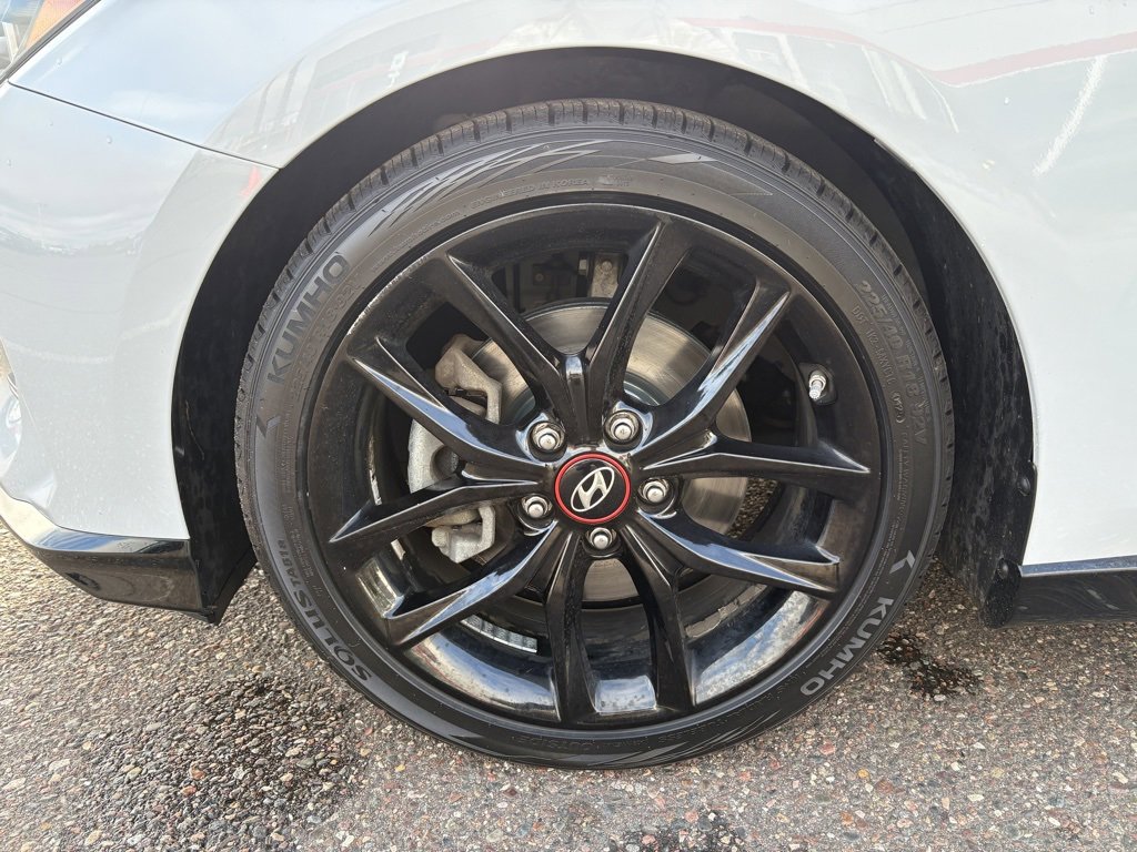 Used 2020 Hyundai Veloster Turbo R-Spec image 9