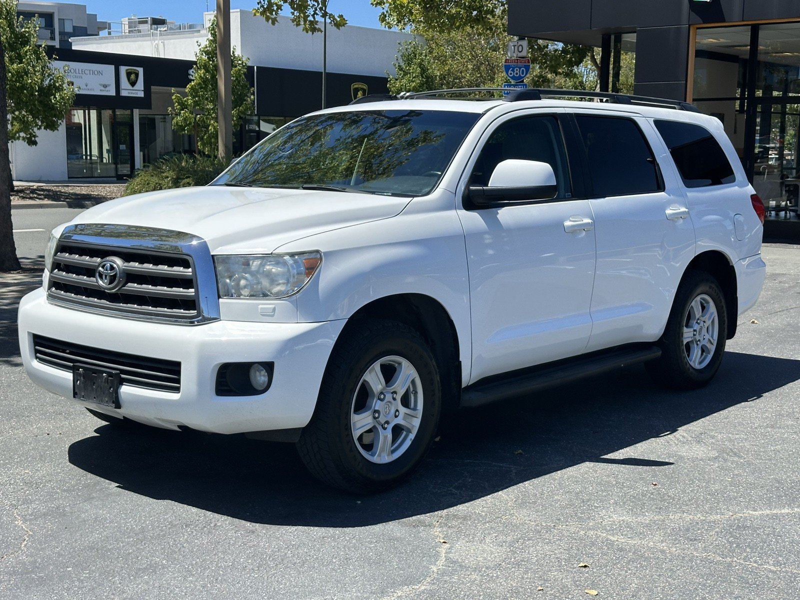 Used 2015 Toyota Sequoia SR5 AWD/4WD image 3