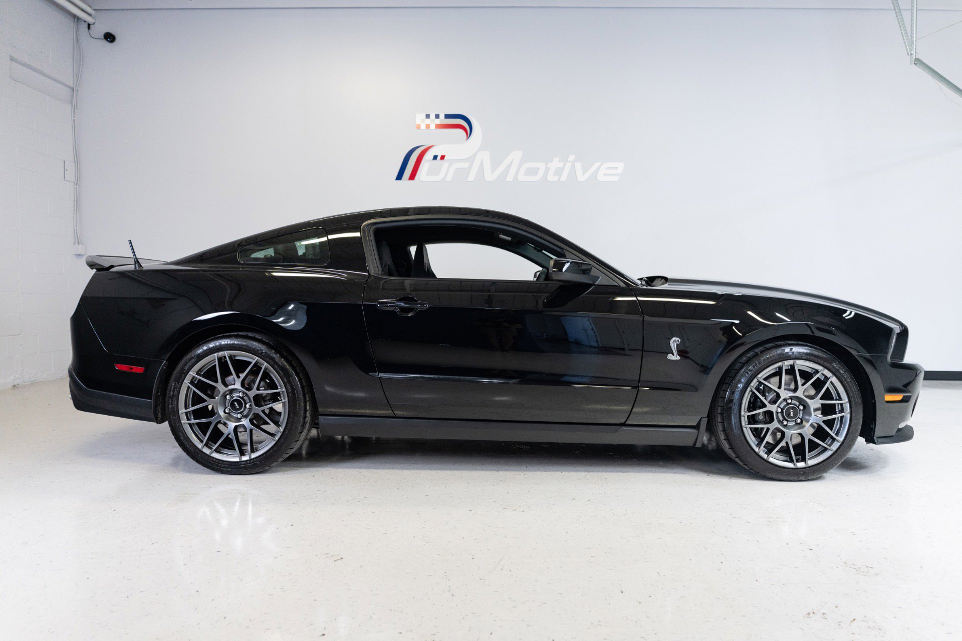 Used 2012 Ford Mustang Shelby GT500 w/ SVT Performance Pkg RWD image 20