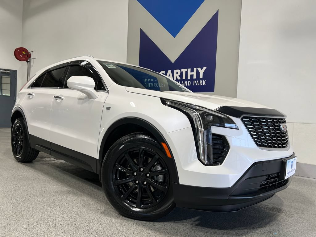 Used 2022 Cadillac XT4 Luxury w/ Cold Weather Package AWD/4WD image 2