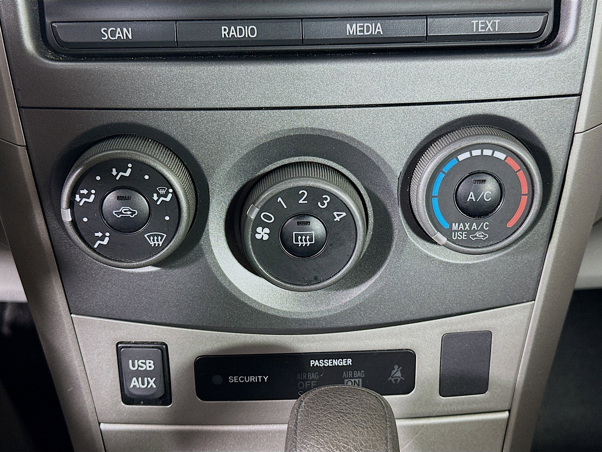 Used 2012 Toyota Corolla LE FWD image 22