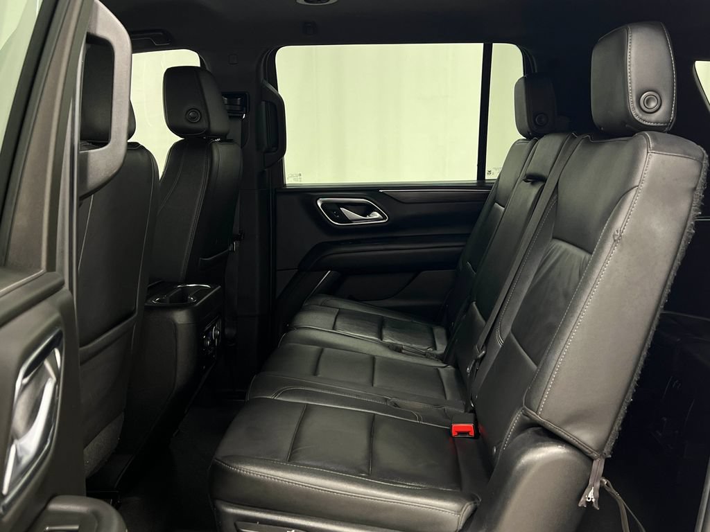 Used 2022 Chevrolet Suburban LT AWD/4WD image 33
