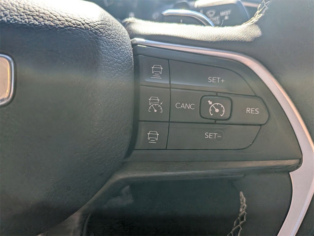 Used 2024 Jeep Grand Cherokee L Limited w/ Luxury Tech Group II image 24