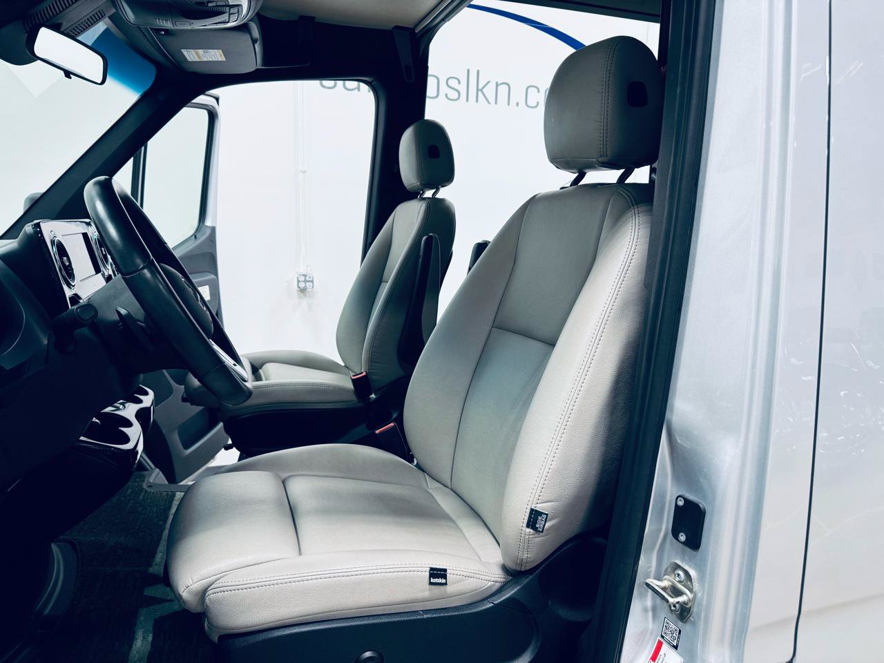 Used 2020 Mercedes-Benz Sprinter 3500 image 27