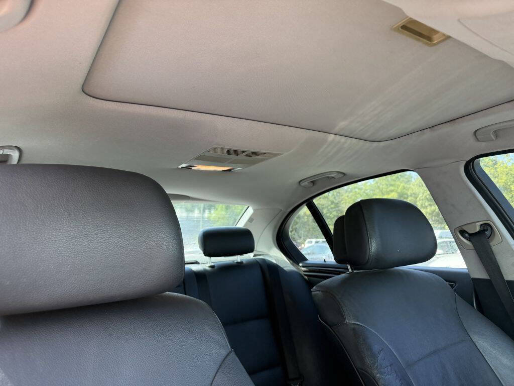 Used 2010 BMW 528i Sedan RWD image 11